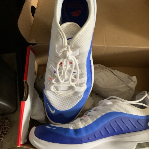 Nike - Picture 2 of 3